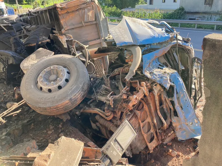 車禍現場。翻攝畫面