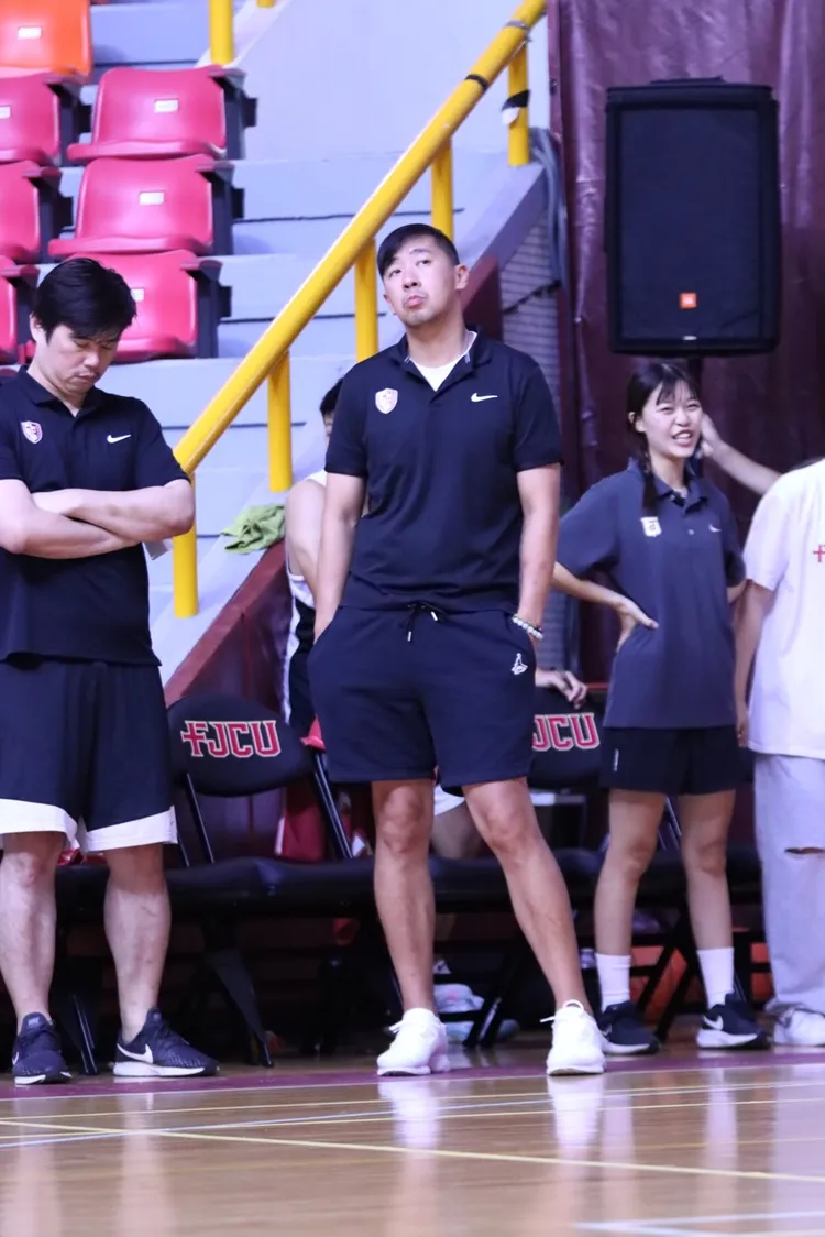 楊哲宜(中)盼輔仁盃未來能成為大學版的瓊斯盃。輔大提供