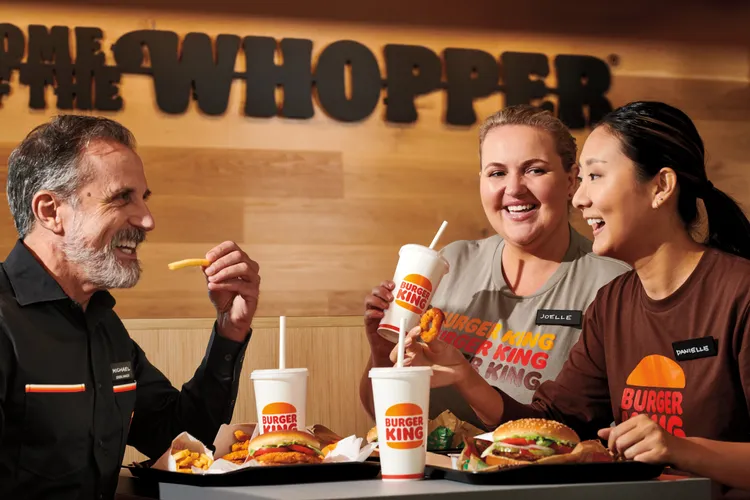 漢堡王買豬肉早餐系列，加1元漢堡加1片香豬肉片。業者提供