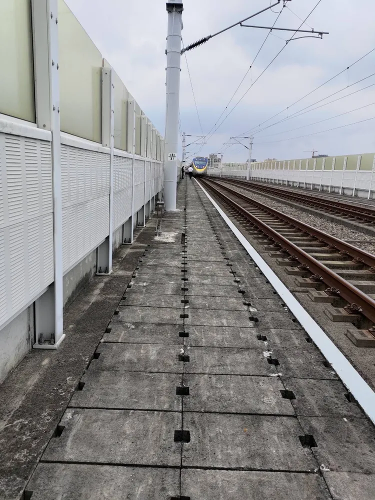 移工被自強號撞擊，當場死亡。民眾提供