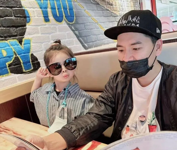 王傳一很疼愛大女兒。翻攝王傳一臉書