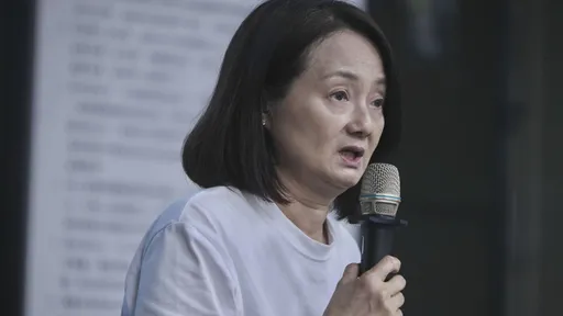 她稱郭台銘積欠千萬尾款　激動落淚提不出證據只留一頭霧水