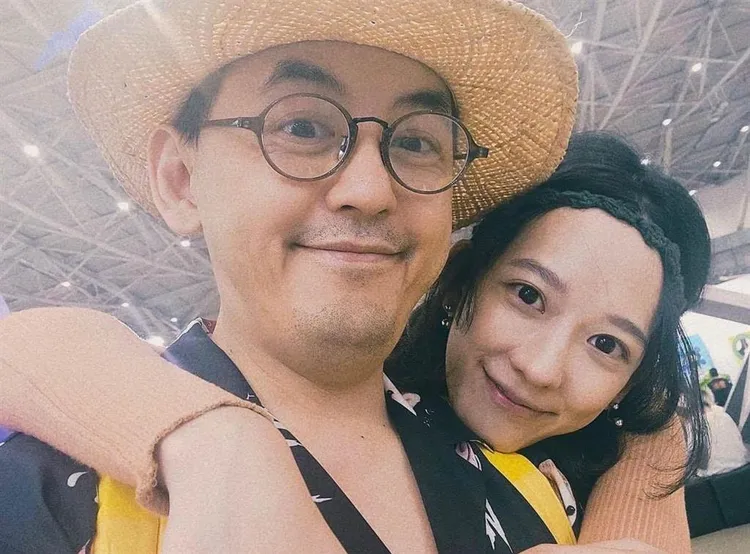 孟耿如（右）不只是黃子佼的救命恩人，也是他最大的精神支柱。翻攝自孟耿如臉書