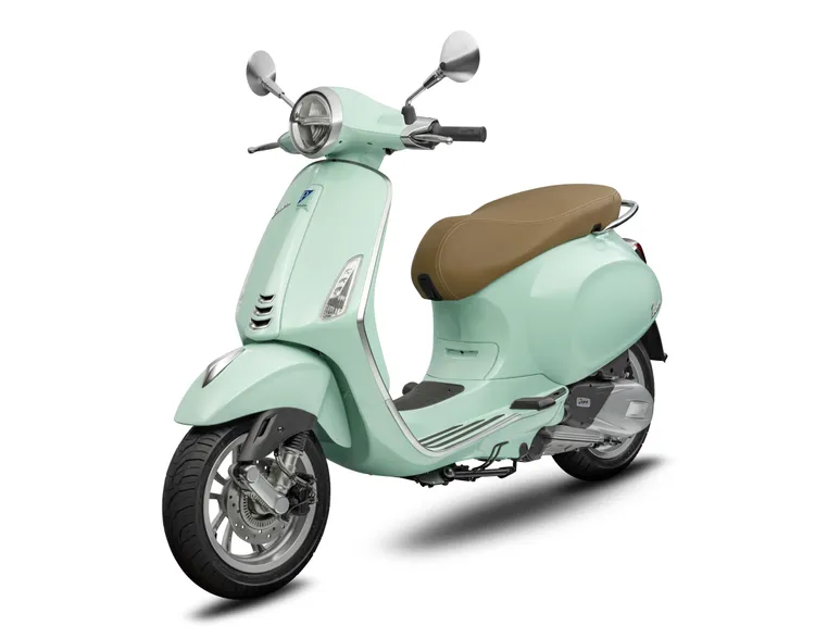 Vespa特別選定清爽沁涼色「薄荷綠Green Relax」作為2023年式Vespa Primavera主打車色。原廠照片
