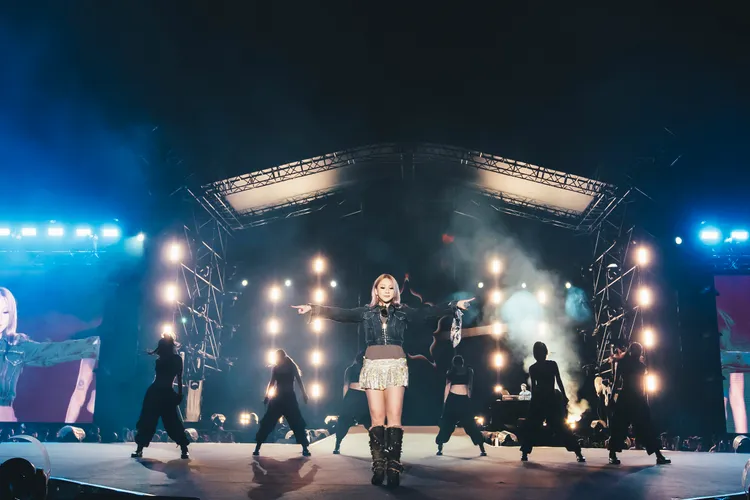 CL壓軸登場，氣勢十足。太空港音樂藝術嘉年華提供