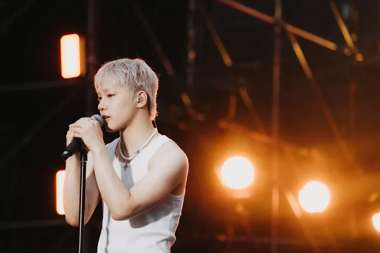 Gemini穿著吊嘎，露出健壯手臂。太空港音樂藝術嘉年華提供