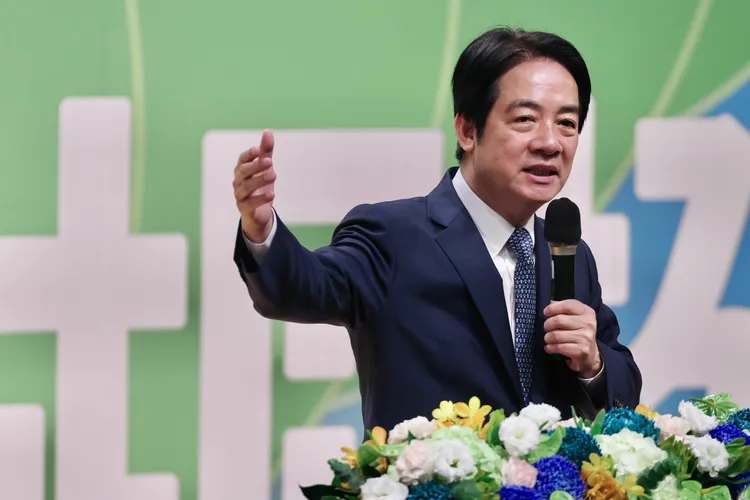 賴清德出席「112年資深績優村里長、地方民意代表及民政人員表揚大會」致詞。林林攝