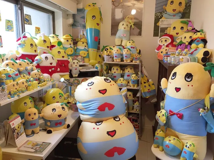 大淵愛子家裡有一個房間擺滿船梨精的周邊商品。翻攝大淵愛子IG