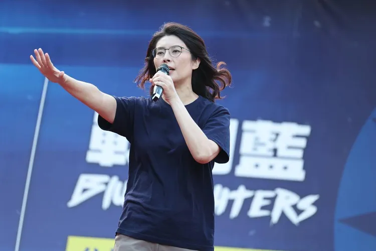 鄭麗文表示隨便黨要怎麼處分她。翻攝鄭麗文臉書