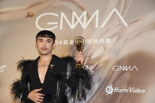 恭喜！HUSH奪金曲歌王開心到尖叫　自嘲三度確診是「三陽開泰」