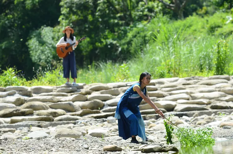 作家劉崇鳳在儀式結束後獻舞。美濃愛鄉協進會提供