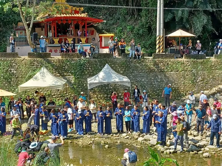美濃黃蝶祭在美濃黃蝶翠谷母樹林外的雙溪河道舉行。美濃愛鄉協進會提供