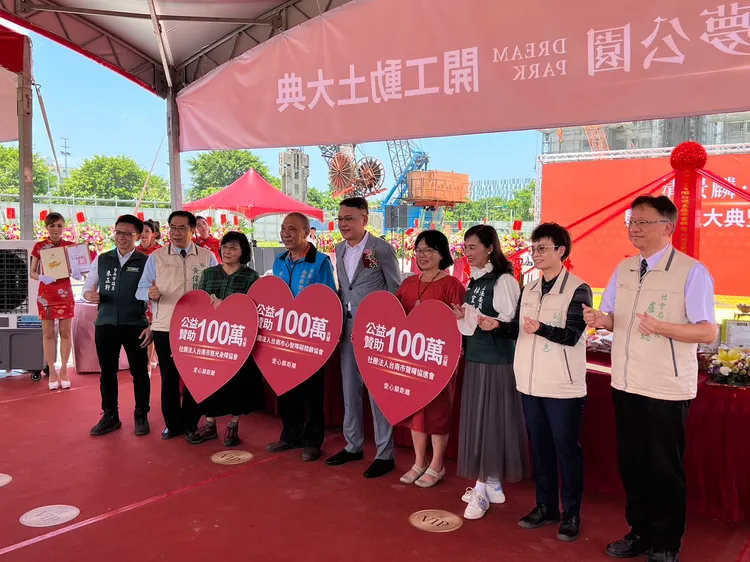 清景麟長期捐助弱勢，善舉連台南市長黃偉哲也大力贊同。葉家銘攝