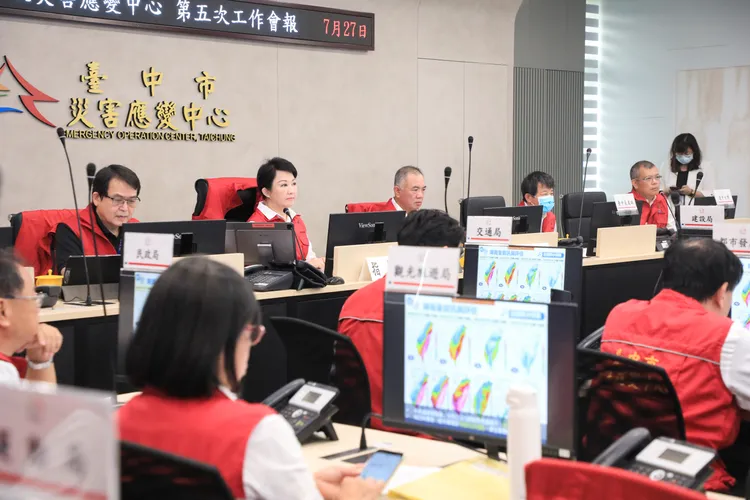 台中市災害應變中心今天上午提升至一級。市府提供