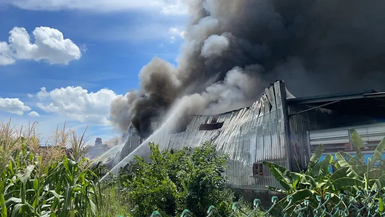 消防局前往灌救。翻攝畫面