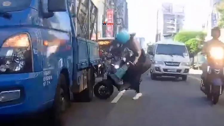 翻攝自YT頻道「WoWtchout - 地圖型行車影像分享平台」