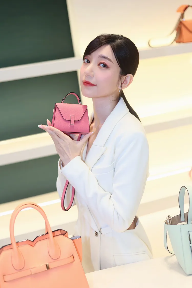 她透露有收集小廢包的習慣。彭欣偉攝