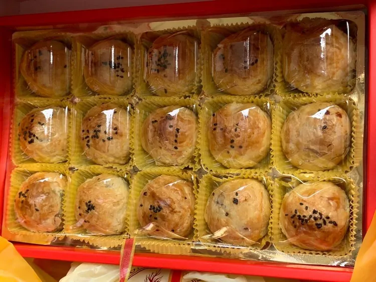 不二坊蛋黃酥15顆裝要價750元。資料照片
