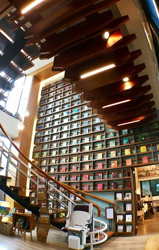 台中「最美獨立書店」撐10年今熄燈。翻攝羅布森書蟲房臉書