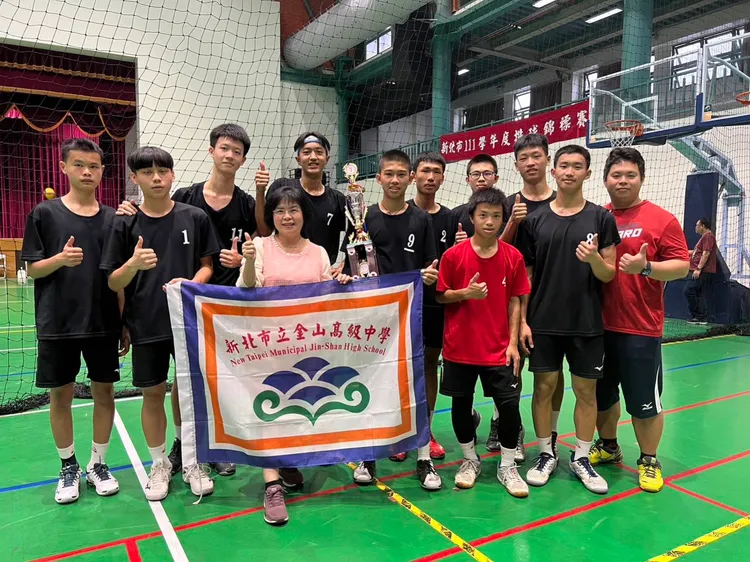 金山高中校長陳玉桂積極辦學，讓學校免試入學學生比去年同期逆勢成長。校方提供