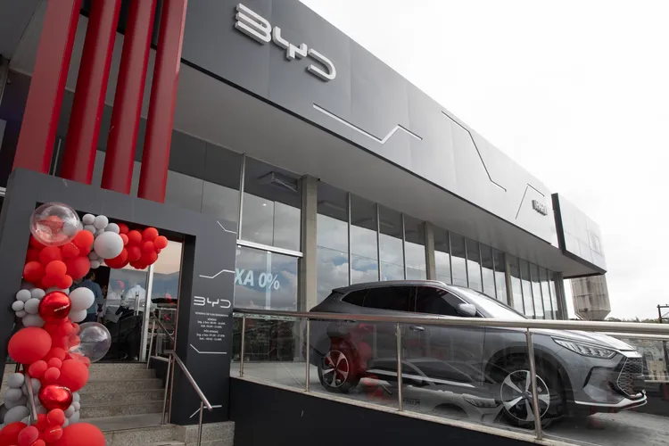 比亞迪本月宣布在巴西建設大型生產基地，圖為當地一間比亞迪展售中心。新華社