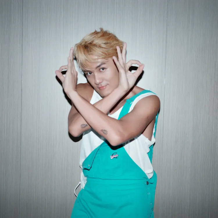 吳克群為了新歌《色號99》填詞作曲。滾石音樂提供