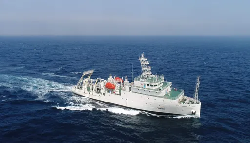 「新海研1號」遭日本驅趕 海巡署派艦戒護!向日船廣播勿擾