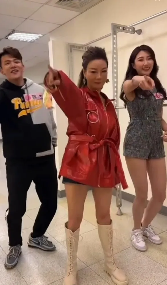 你也來秀一段黑桃A舞蹈吧~抖音@wendy__624 提供