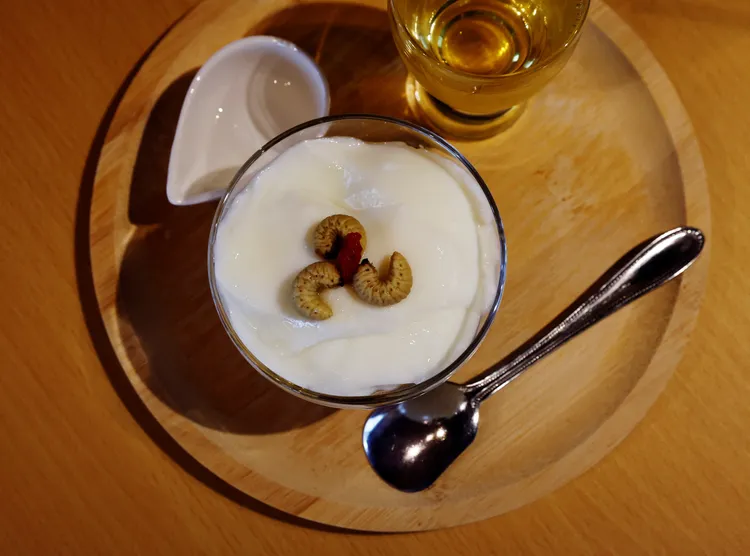 杏仁豆腐用甲蟲的幼蟲來添加滋味。路透社