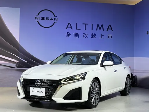 Nissan Altima運動旗艦房車小改款 車頭新視覺配備升級售價139.9萬元
