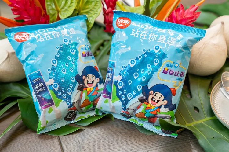 光陽Ionex同步展開兒童創意著色比賽，到店面索取著色圖稿就送光陽聯名乖乖餅乾一包，繳交畫作再送兩包。業者提供