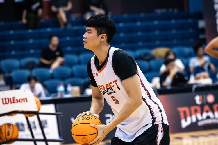 高雄師大蔡鎮嶽。T1聯盟