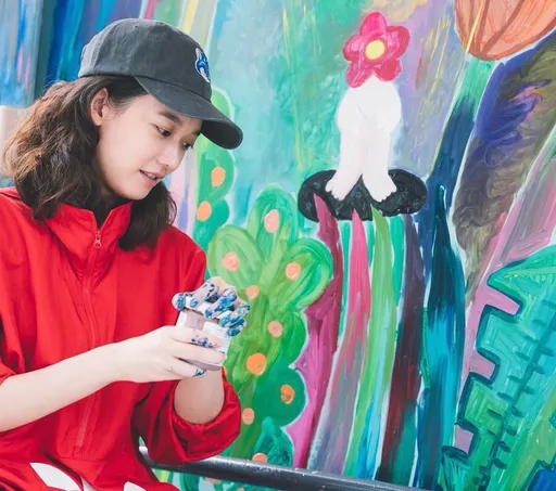 孟耿如個展首日神隱　作品寓意「每個受傷靈魂都值得被包容」