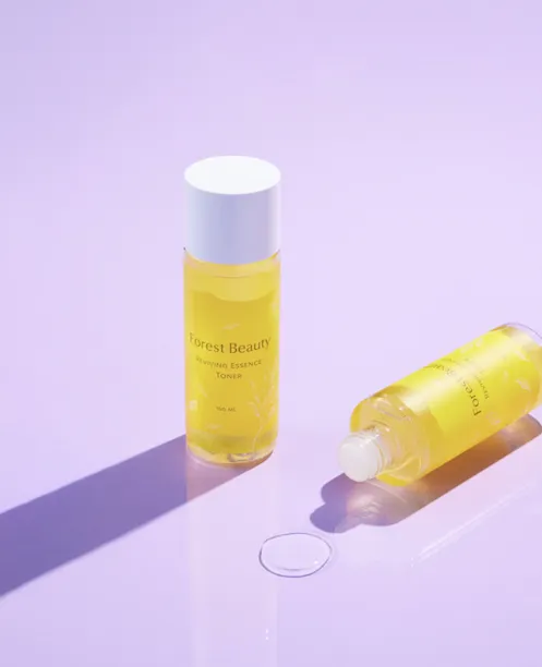 高效彈嫩兒茶素精華露，150ml／490元。品牌提供