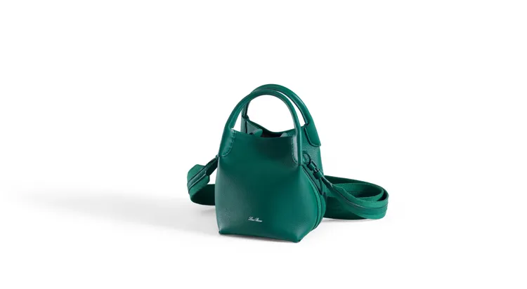 Bale Bag迷你粒紋小牛皮肩背包，8萬1500元。品牌提供