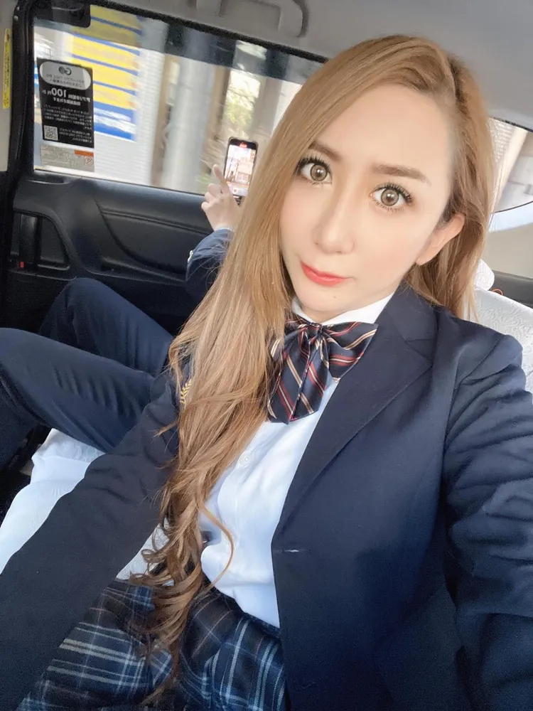 鳳梨懷疑對話截圖是罔腰外流。翻攝兩人臉書