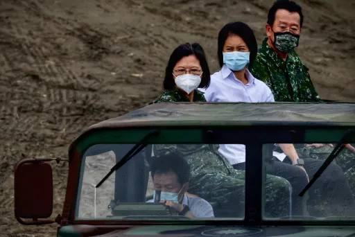 蔡英文執政7年　國防預算增加28%！綠委曝4原因