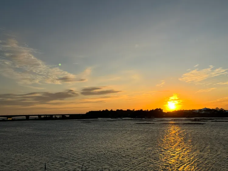 山海圳步道起點，鹽水溪出海口。農委會提供