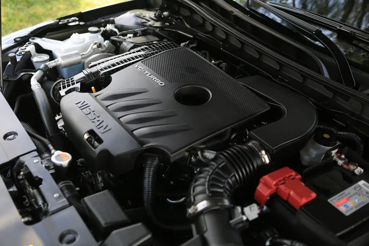 具有239匹馬力的2.0升四缸VC-Turbo引擎，能依據使用狀況隨時將壓縮比在8：1到14：1之間動態調整，達到最佳油耗及性能效率。林浩昇攝