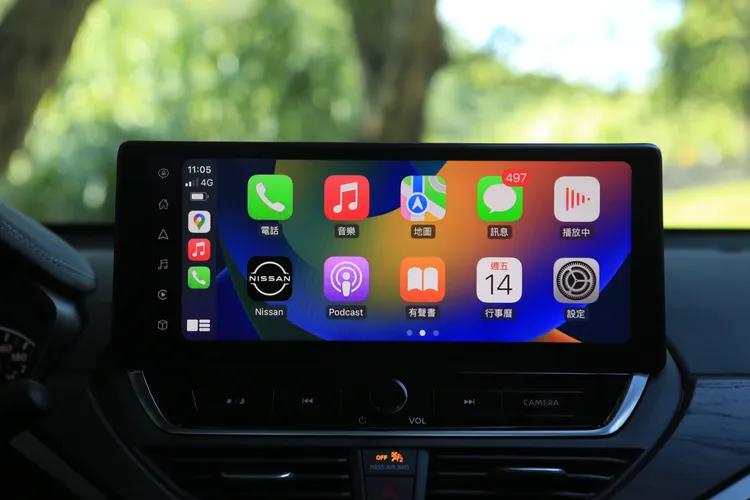 車內同步帶來無線Apple CarPlay及無線Android Auto系統。林浩昇攝