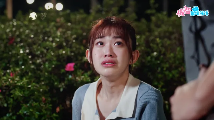 紀欣伶因為失戀崩潰痛哭。LINE TV提供