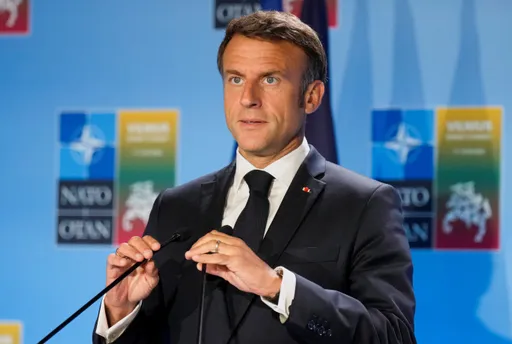 馬克宏收到神秘郵件　沒信沒字只有一節手指