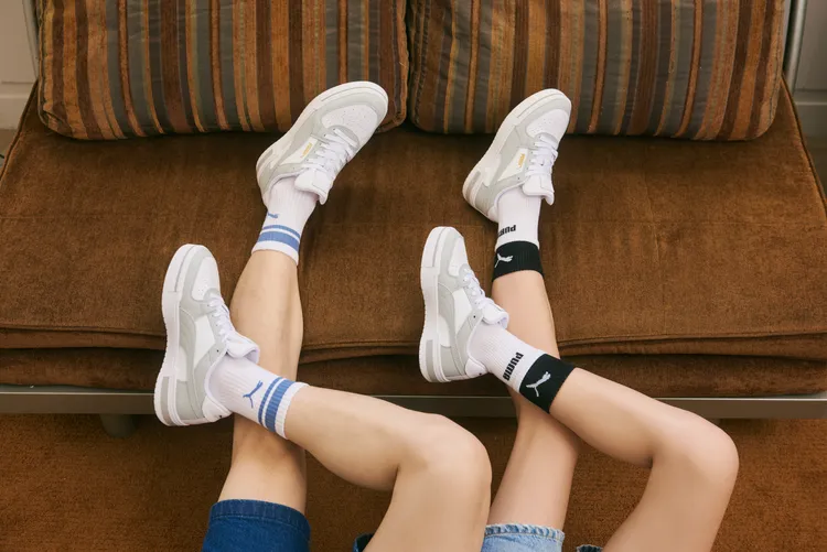 愛侶們也可以「露腳」方式拍攝放閃照。品牌提供