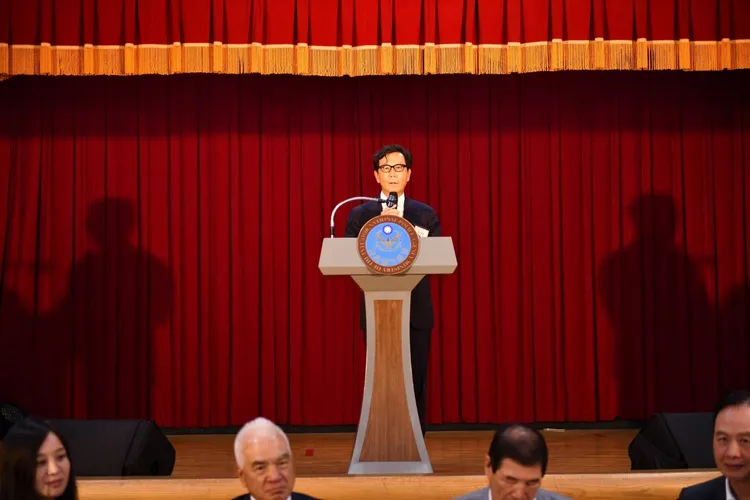 新任理事長蔡明忠致詞。翻攝畫面