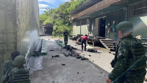 祥豐營區爆炸現場曝光!六軍團彈藥庫排滿砲彈 士兵癱躺地血肉模糊