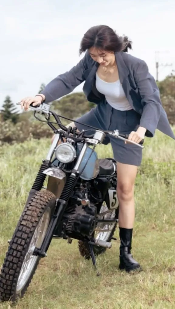 女生學打檔車就是「帥」。抖音@chun___0110 提供