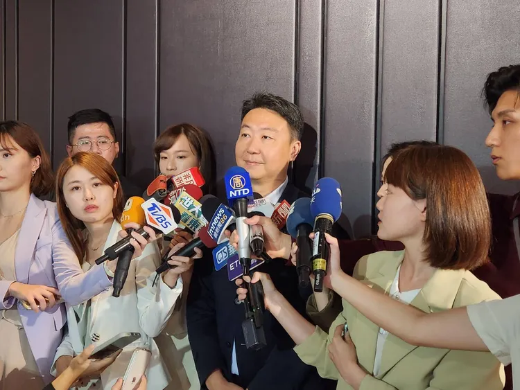 陳世凱接受媒體聯訪。施智齡攝