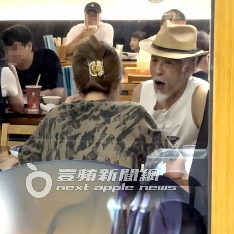 周禹侯（右）昔日反派的殺氣形象褪去，如今看來慈眉善目、和藹可親。特勤中心攝