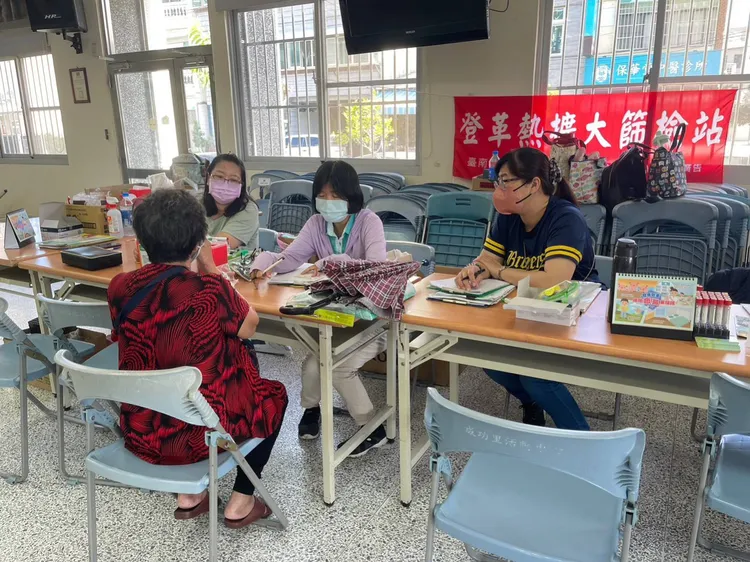 仁德持續設置採檢站。衛生局提供