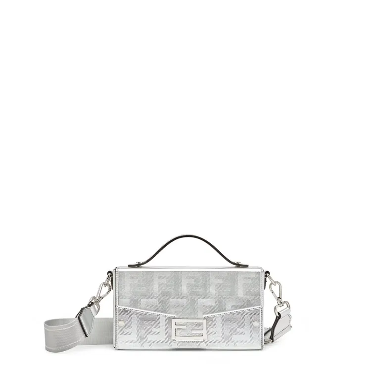 FENDI Baguette Soft Trunk手袋，6萬5000元。品牌提供